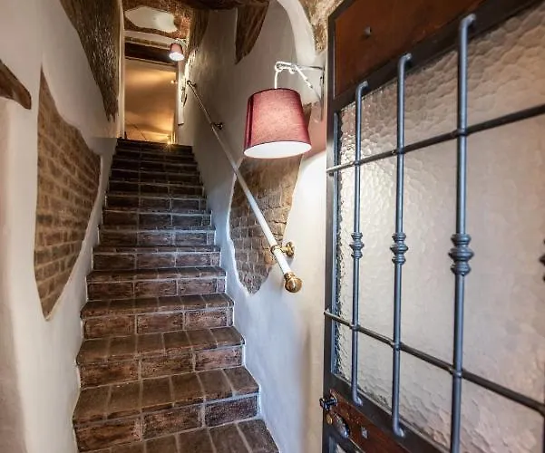 Rose House Camino
